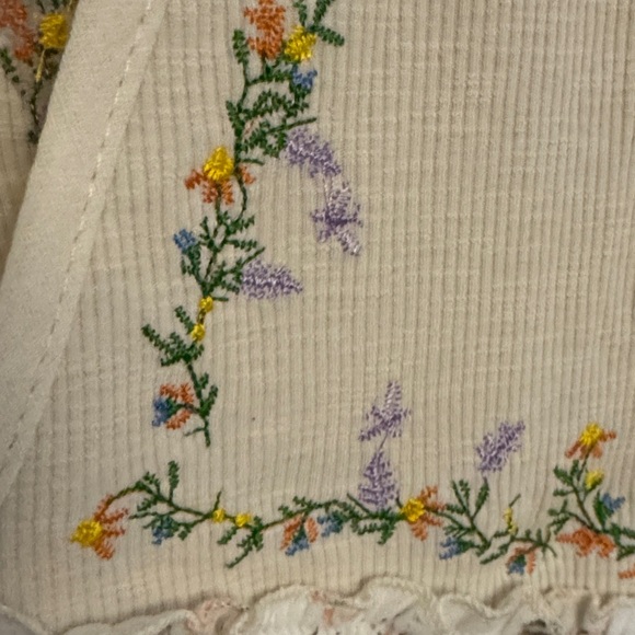 POL Cream Floral-Embroidered Sleeveless Camisole with Pink Print - Picture 3 of 5